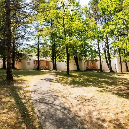 Holiday park - Village Familial A Au Coeur Du Vignoble Lotois Prayssac