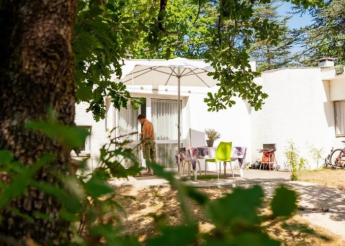 - Village Familial A Au Coeur Du Vignoble Lotois 假日公园 *