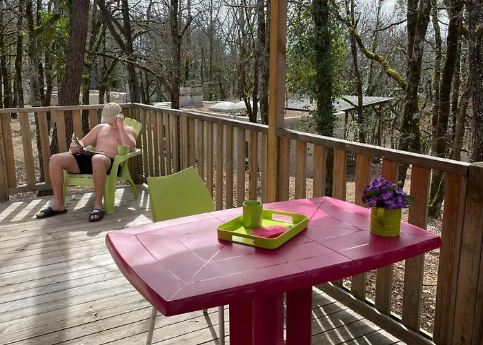 Parque de vacaciones - Village Familial A Au Coeur Du Vignoble Lotois *